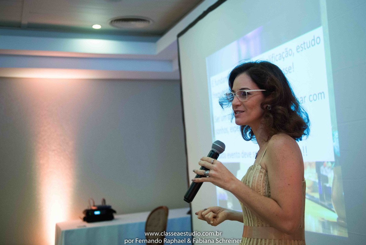 workshop para cerimoniais wedding day com a assessora e cerimonialista Paola Muniz do evento Lovely 15