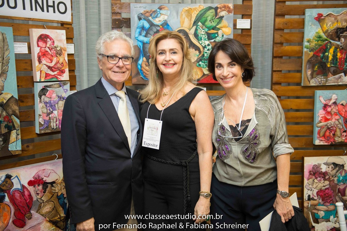 Exposição de quadros de Vânia Coutinho com Claudia Matarazzo e Mario Ameni no salão de noivas e festas wedding day