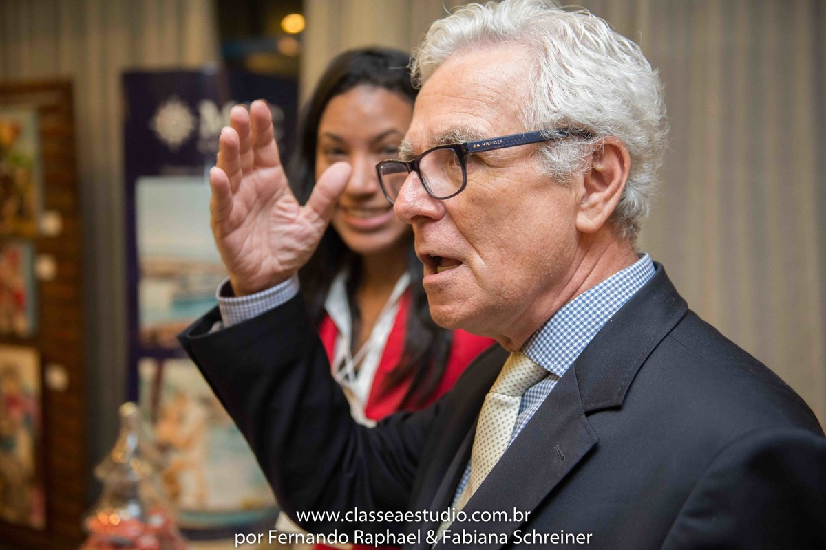 Mario Ameni no salão de noivas e festas wedding day