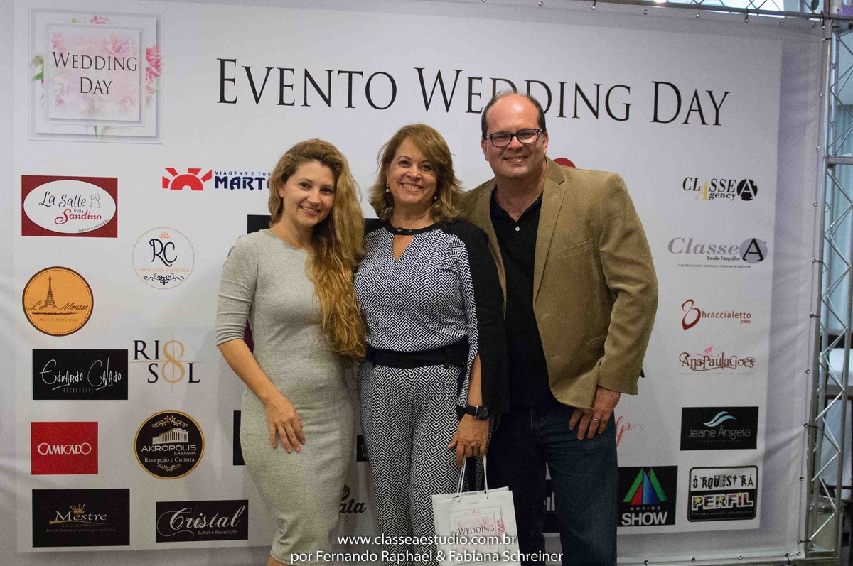 Fabiana Schreiner, Valeria da Unipress convites finos e Fernando Raphael no salão de noivas e festas wedding day