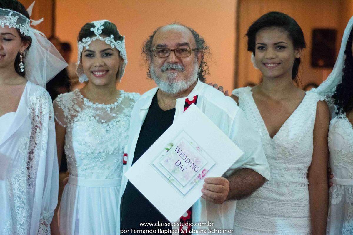 desfile de vestidos de noivas no evento wedding day do estilista Jan Souza