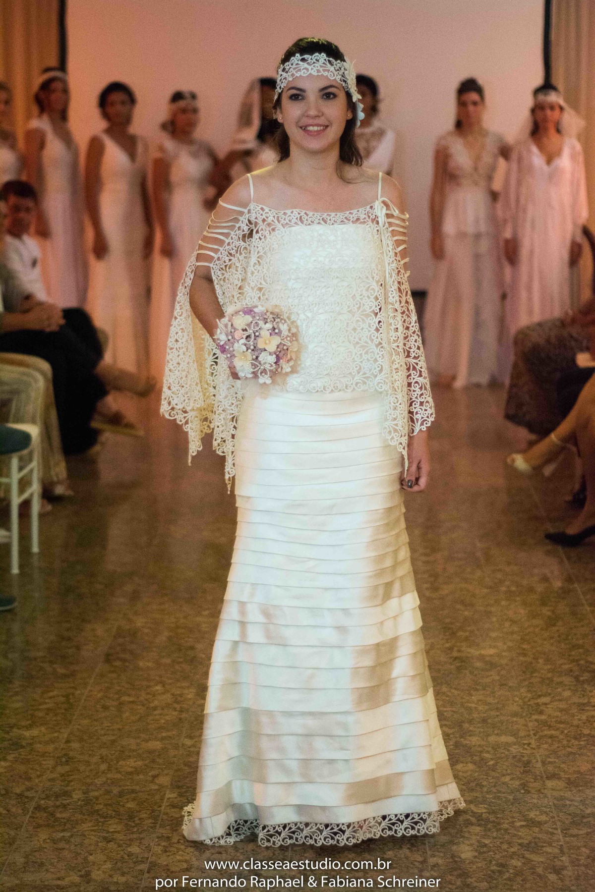 desfile de vestidos de noivas no evento wedding day do estilista Jan Souza