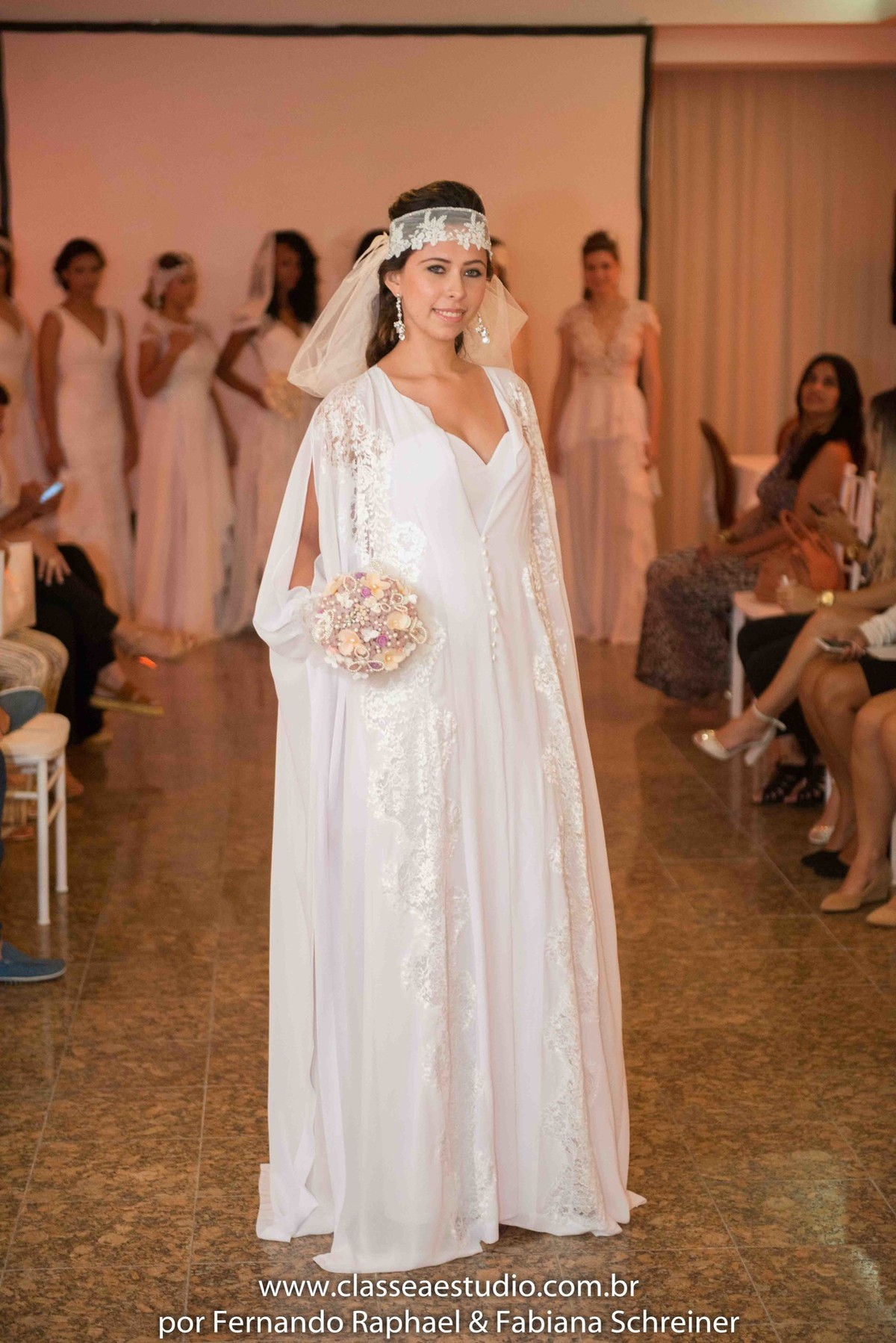 desfile de vestidos de noivas no evento wedding day do estilista Jan Souza