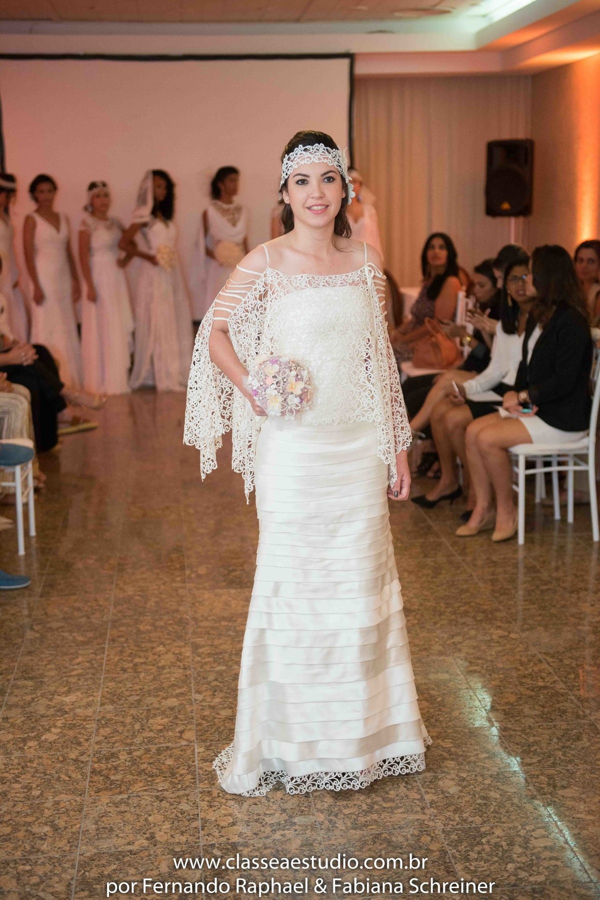desfile de vestidos de noivas no evento wedding day do estilista Jan Souza