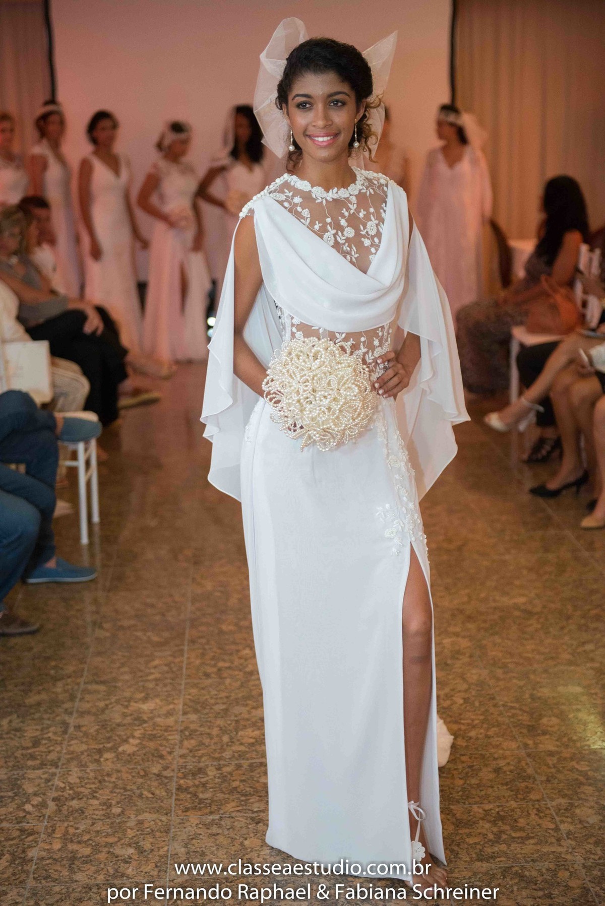 desfile de vestidos de noivas no evento wedding day do estilista Jan Souza