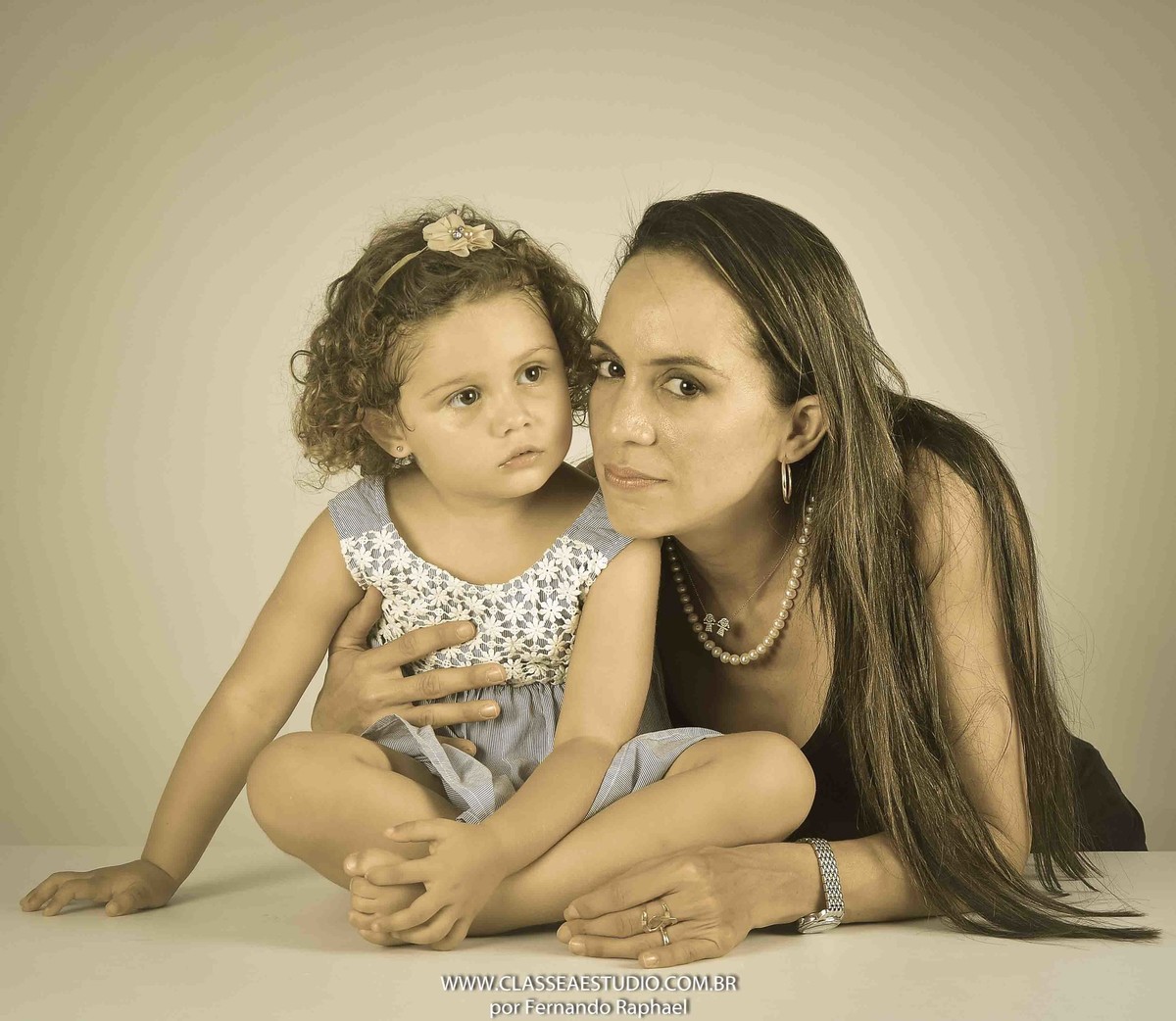 book fotográfico de família em estúdio