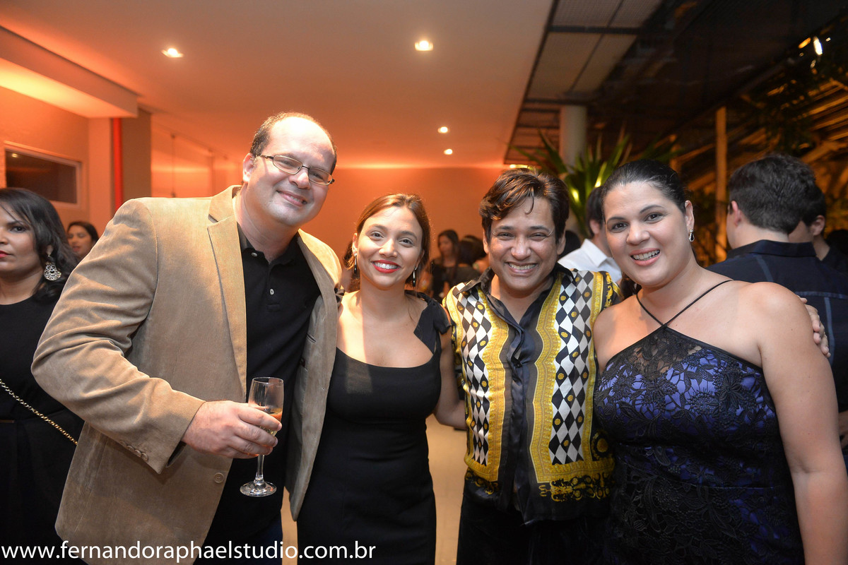 Festa de um ano da loja A Maison, 365 dias de estilo.

A empresária Mary Mansur festejou em grande estilo seu primeiro ano da sua loja A Maison.

No evento aconteceram shows com Nena Queiroga e Preta Gil e contamos a participação da m