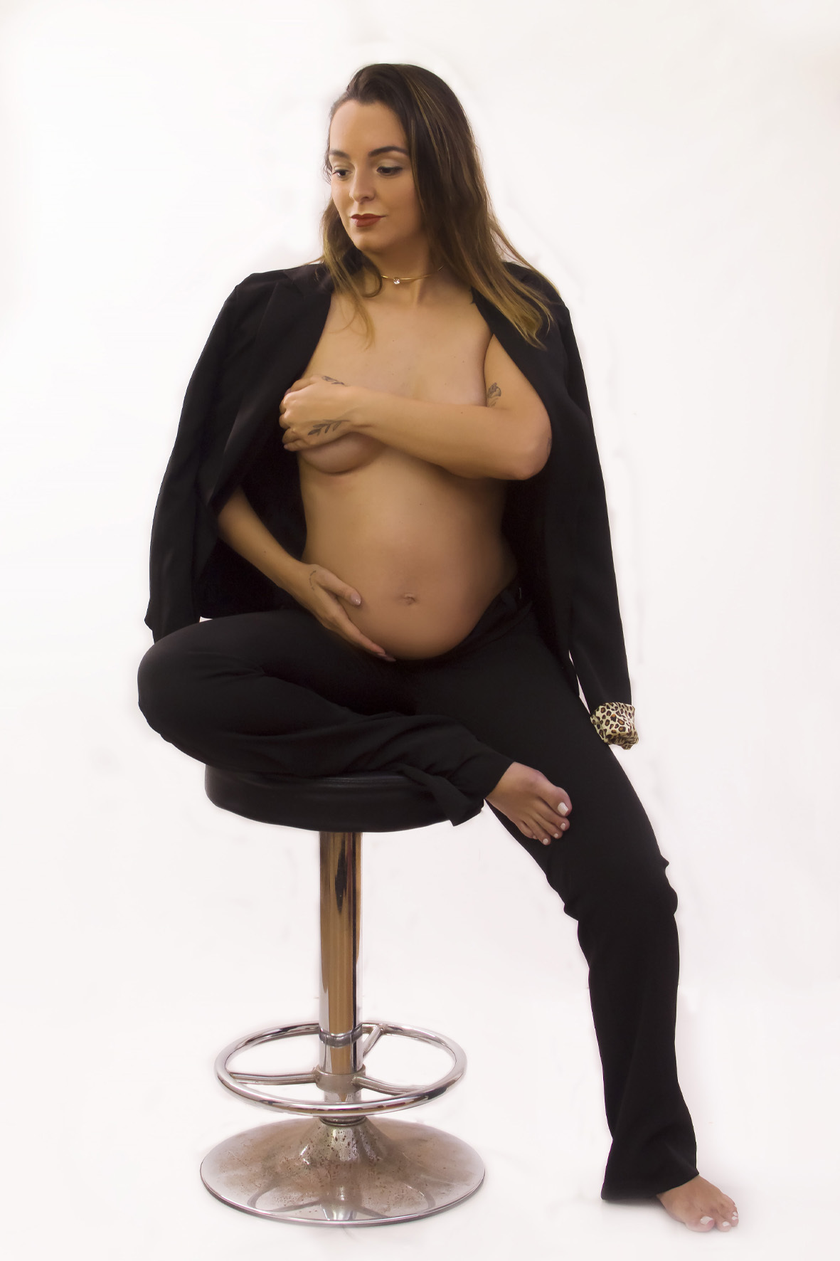 Thainá Avila cadeira