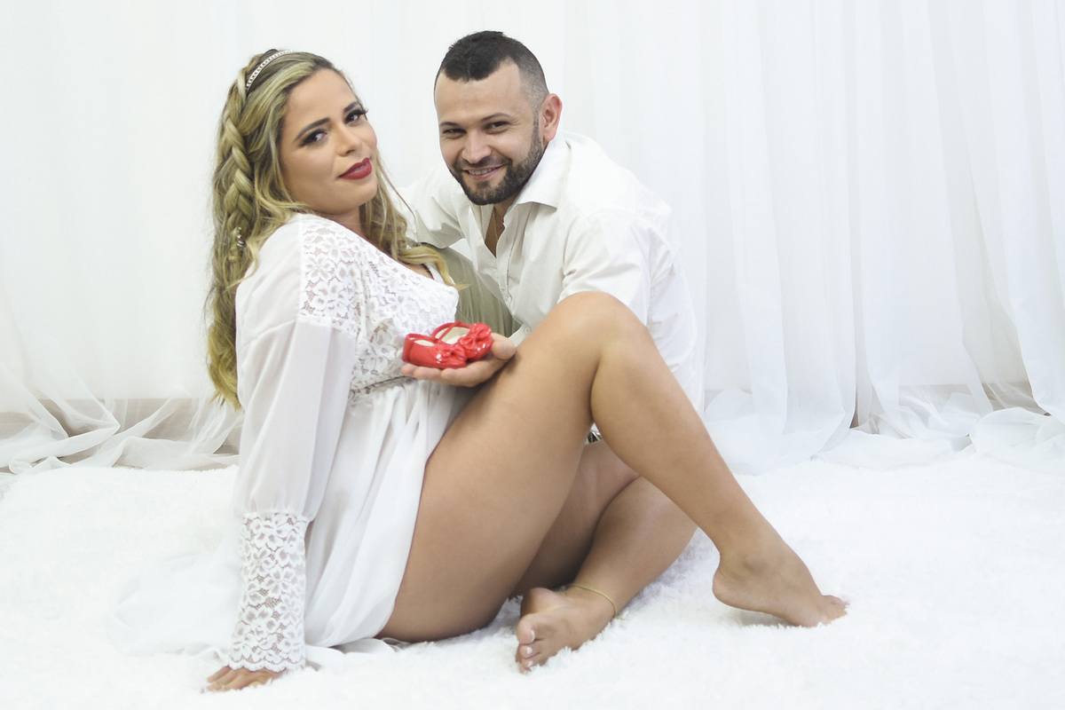 Michele mostrando o sapatinho