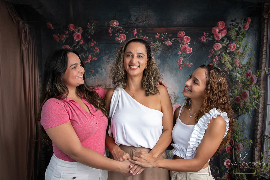 O tempo nunca para, mas o amor encontra um jeito de permanecer.