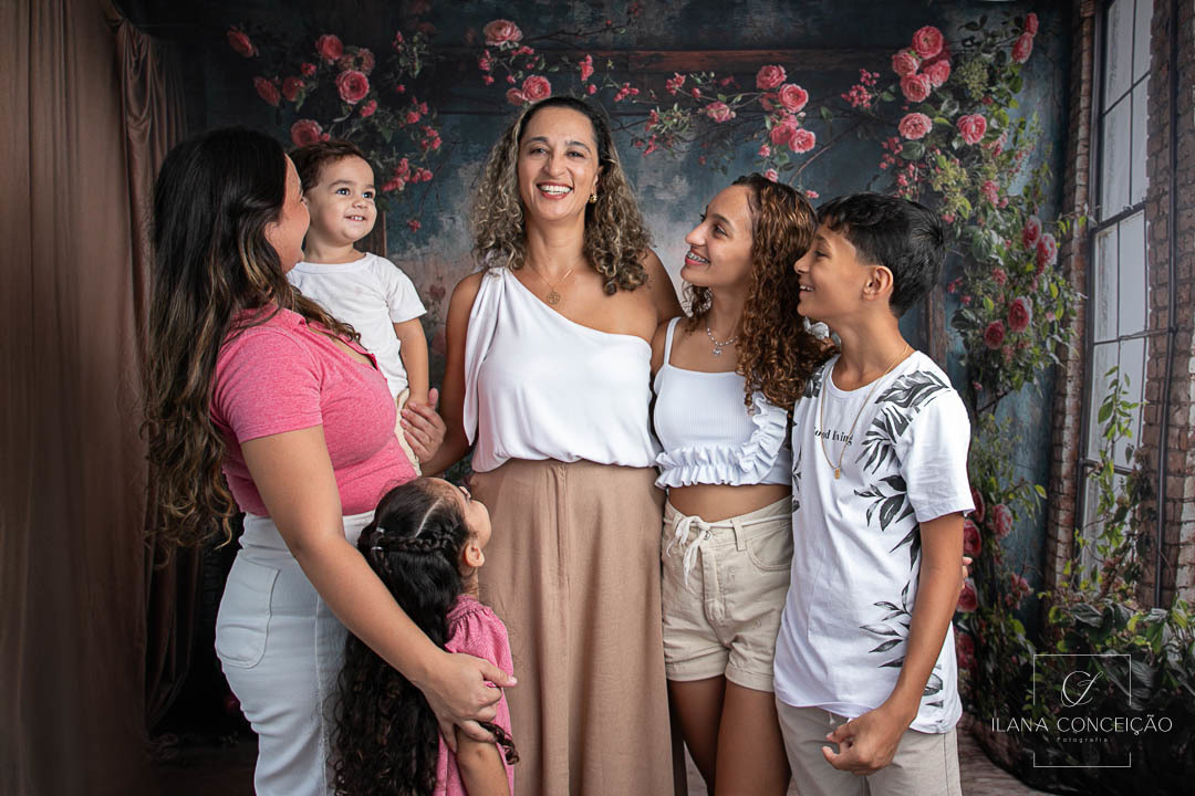 O tempo nunca para, mas o amor encontra um jeito de permanecer.