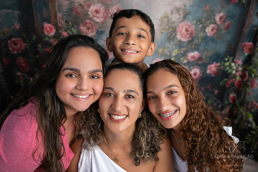 O tempo nunca para, mas o amor encontra um jeito de permanecer.
