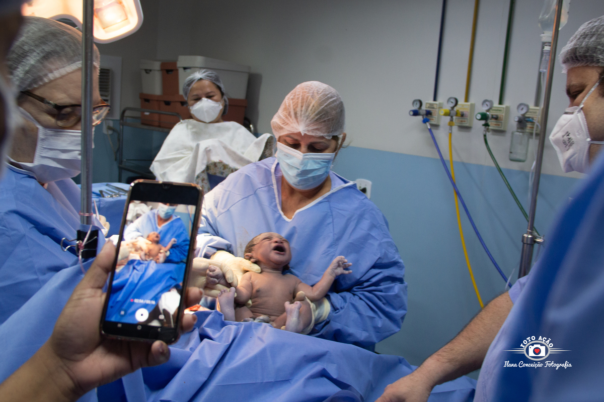 Fotografia do nascimento do Derick Kayodê no Domingos Lourenço Hospital e  Maternidade. 