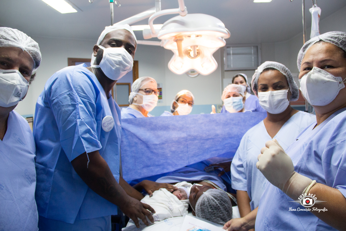 Fotografia do nascimento do Derick Kayodê no Domingos Lourenço Hospital e  Maternidade. 