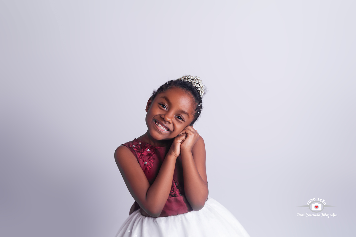 Negra linda na sessão Flor infantil.

Sessão no Bairro de Campo Grande - RJ