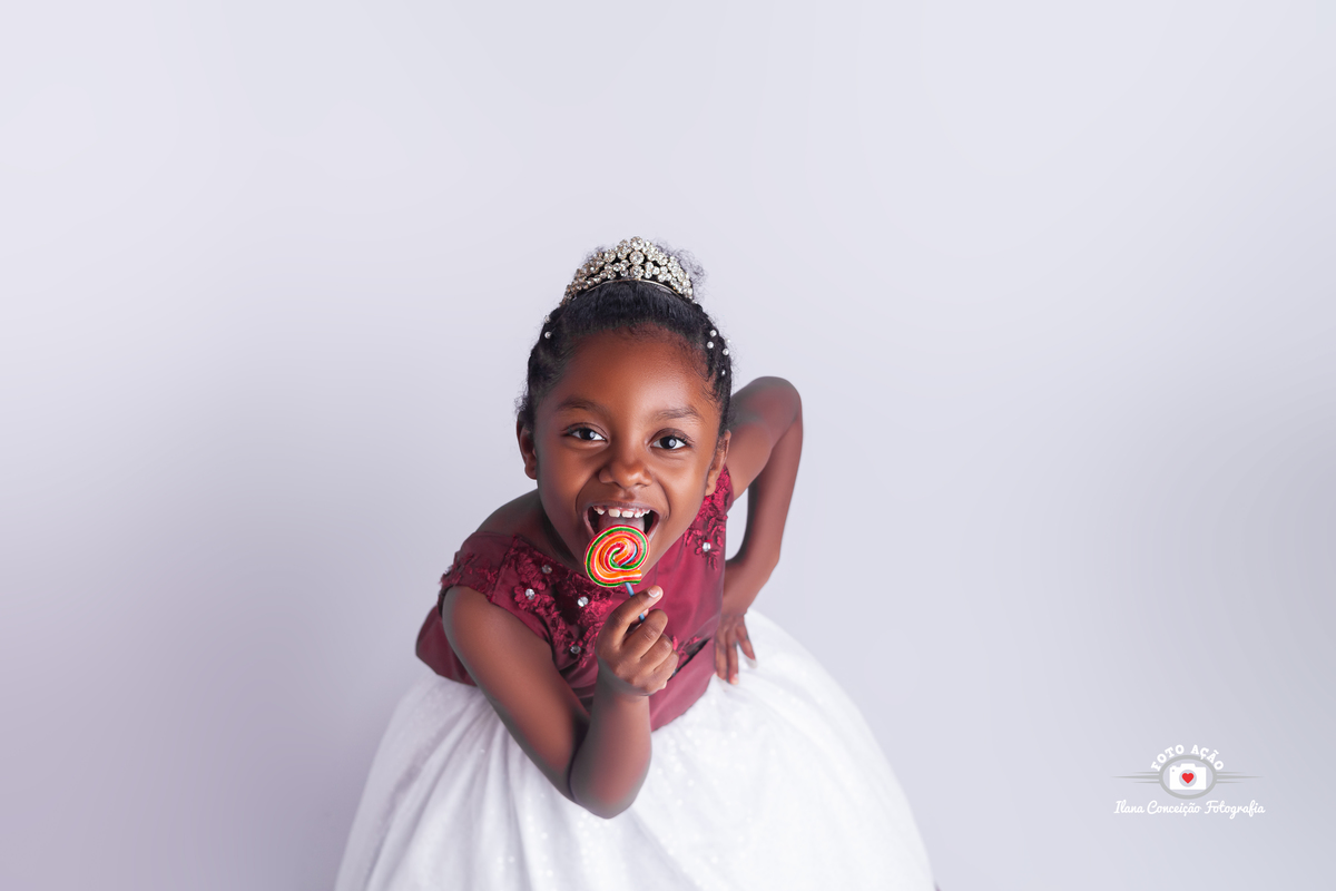 Negra linda na sessão Flor infantil.

Sessão no Bairro de Campo Grande - RJ
