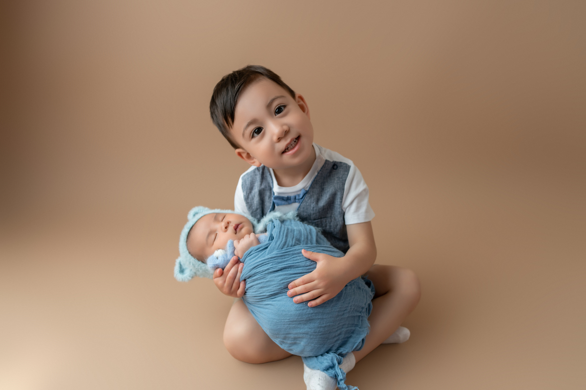 Joshua é o irmãozinho do Davi!!