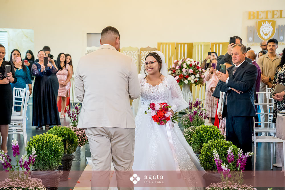 casamento Cristão-casamento CCB-noivos CCB-congregação cristã-noivos Cristãos-cerimônia-fotografo de casamento-fotografo em curitiba-melhor fotografo-casamento no castelo-castelo Betel-making of noiva-making of noivo-vestido de noiva-buque de noiva