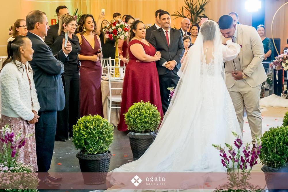 casamento Cristão-casamento CCB-noivos CCB-congregação cristã-noivos Cristãos-cerimônia-fotografo de casamento-fotografo em curitiba-melhor fotografo-casamento no castelo-castelo Betel-making of noiva-making of noivo-vestido de noiva-buque de noiva