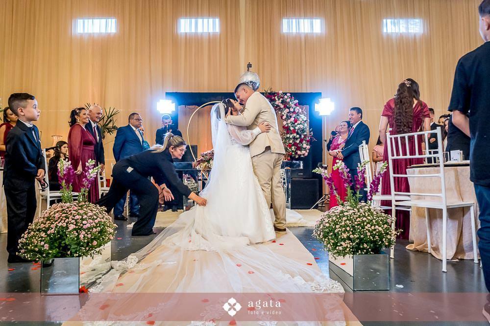 casamento Cristão-casamento CCB-noivos CCB-congregação cristã-noivos Cristãos-cerimônia-fotografo de casamento-fotografo em curitiba-melhor fotografo-casamento no castelo-castelo Betel-making of noiva-making of noivo-vestido de noiva-buque de noiva