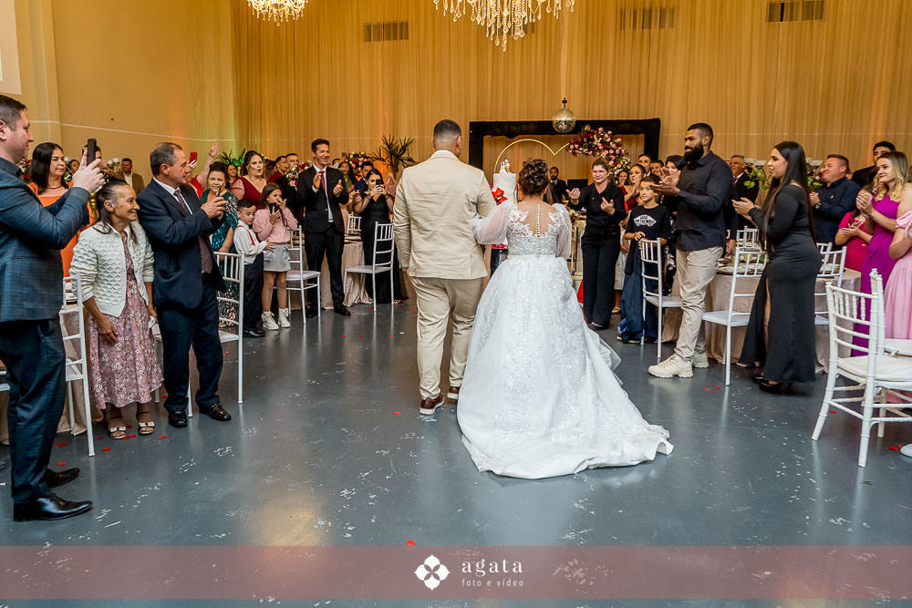 casamento Cristão-casamento CCB-noivos CCB-congregação cristã-noivos Cristãos-cerimônia-fotografo de casamento-fotografo em curitiba-melhor fotografo-casamento no castelo-castelo Betel-making of noiva-making of noivo-vestido de noiva-buque de noiva