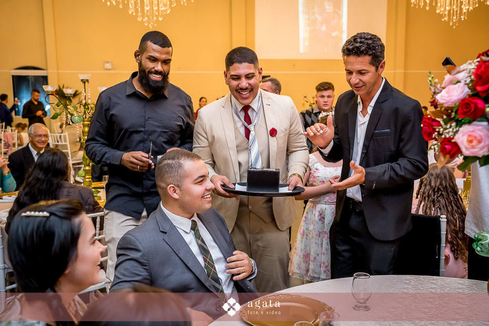 casamento Cristão-casamento CCB-noivos CCB-congregação cristã-noivos Cristãos-cerimônia-fotografo de casamento-fotografo em curitiba-melhor fotografo-casamento no castelo-castelo Betel-making of noiva-making of noivo-vestido de noiva-buque de noiva