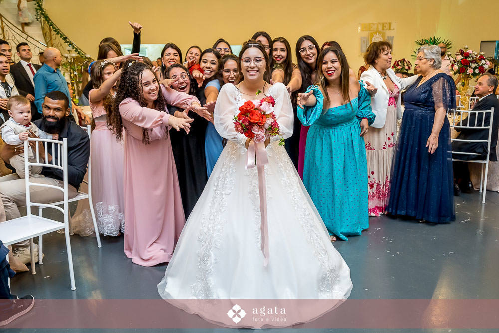 casamento Cristão-casamento CCB-noivos CCB-congregação cristã-noivos Cristãos-cerimônia-fotografo de casamento-fotografo em curitiba-melhor fotografo-casamento no castelo-castelo Betel-making of noiva-making of noivo-vestido de noiva-buque de noiva