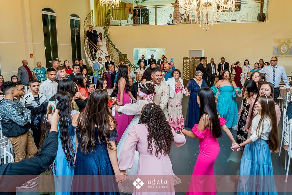 casamento Cristão-casamento CCB-noivos CCB-congregação cristã-noivos Cristãos-cerimônia-fotografo de casamento-fotografo em curitiba-melhor fotografo-casamento no castelo-castelo Betel-making of noiva-making of noivo-vestido de noiva-buque de noiva