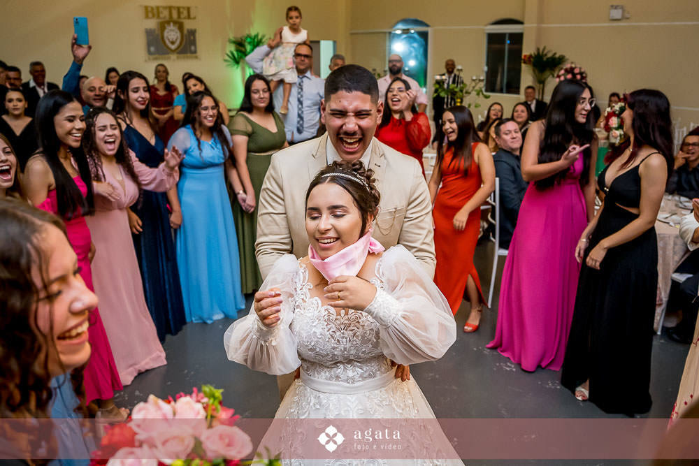 casamento Cristão-casamento CCB-noivos CCB-congregação cristã-noivos Cristãos-cerimônia-fotografo de casamento-fotografo em curitiba-melhor fotografo-casamento no castelo-castelo Betel-making of noiva-making of noivo-vestido de noiva-buque de noiva