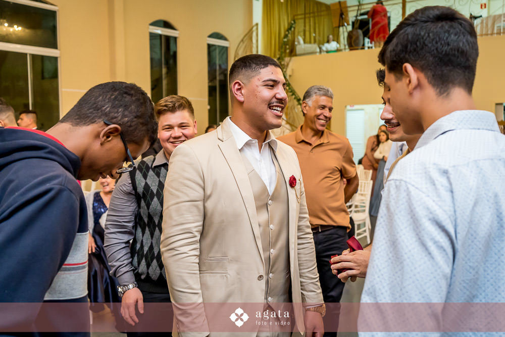 casamento Cristão-casamento CCB-noivos CCB-congregação cristã-noivos Cristãos-cerimônia-fotografo de casamento-fotografo em curitiba-melhor fotografo-casamento no castelo-castelo Betel-making of noiva-making of noivo-vestido de noiva-buque de noiva