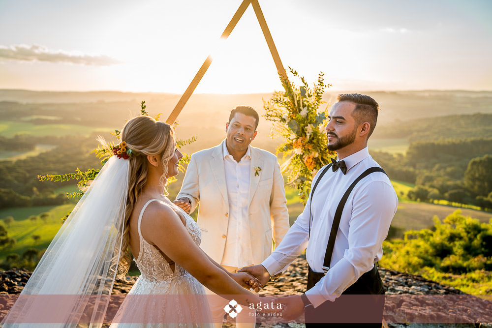 casamento na montanha-casamento a dois-elopement-recanto das pedras-noivos-fotografo elopement-elopement curitiba-fotografo de casamento-Ricardo Alves-rp produções e eventos-celebrante de casamento