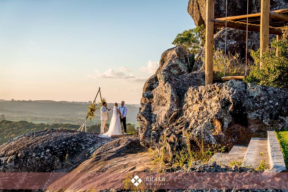casamento na montanha-casamento a dois-elopement-recanto das pedras-noivos-fotografo elopement-elopement curitiba-fotografo de casamento-Ricardo Alves-rp produções e eventos-celebrante de casamento