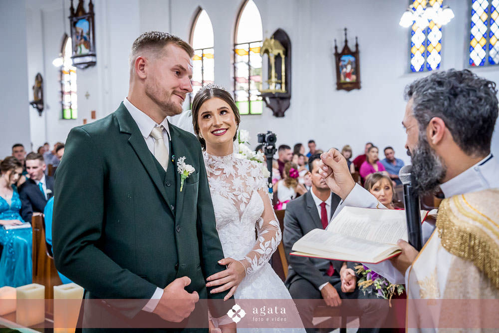 casamento catolico-wedding-fotografo de casamento-casamento na igreja-colonia Murici-chácara Illustratti-Diacono Márcio-casamento católico-igreja Católica-casal católico-bride-fotografo-melhor fotografo-fotografo curitiba-matrimonio