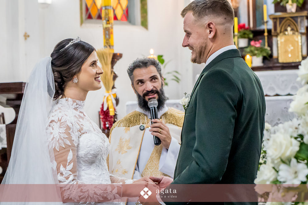 casamento catolico-wedding-fotografo de casamento-casamento na igreja-colonia Murici-chácara Illustratti-Diacono Márcio-casamento católico-igreja Católica-casal católico-bride-fotografo-melhor fotografo-fotografo curitiba-matrimonio