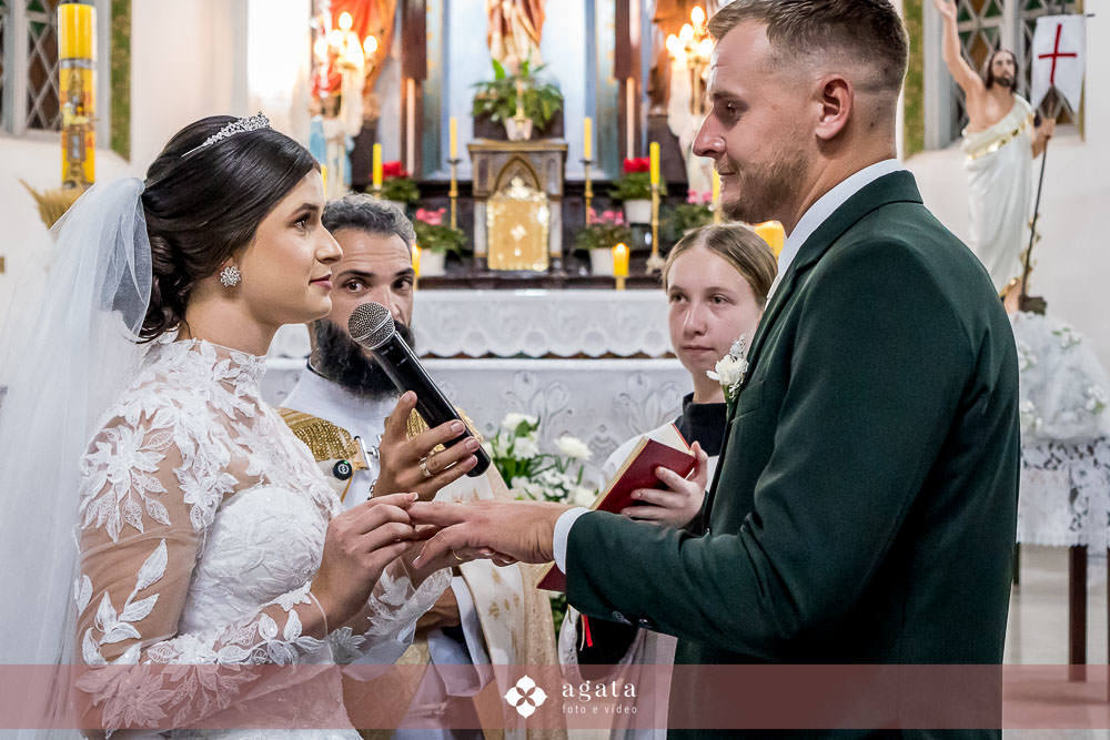 casamento catolico-wedding-fotografo de casamento-casamento na igreja-colonia Murici-chácara Illustratti-Diacono Márcio-casamento católico-igreja Católica-casal católico-bride-fotografo-melhor fotografo-fotografo curitiba-matrimonio