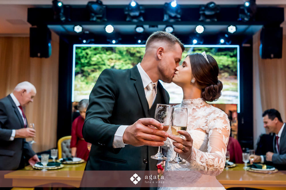 casamento catolico-wedding-fotografo de casamento-casamento na igreja-colonia Murici-chácara Illustratti-Diacono Márcio-casamento católico-igreja Católica-casal católico-bride-fotografo-melhor fotografo-fotografo curitiba-matrimonio