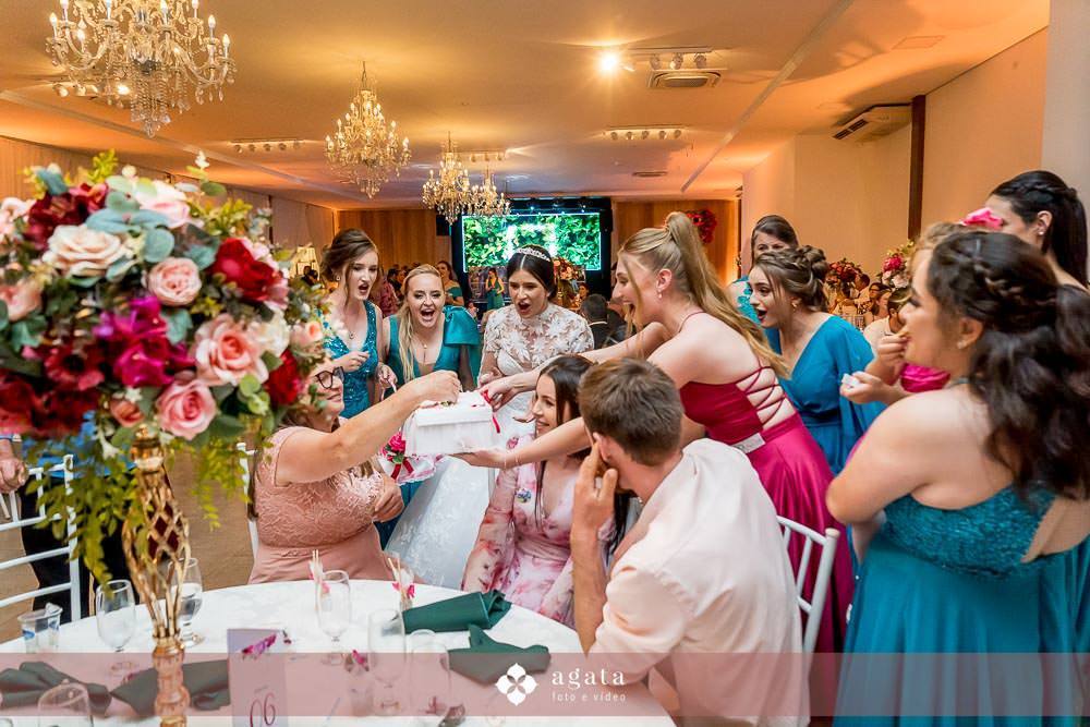 casamento catolico-wedding-fotografo de casamento-casamento na igreja-colonia Murici-chácara Illustratti-Diacono Márcio-casamento católico-igreja Católica-casal católico-bride-fotografo-melhor fotografo-fotografo curitiba-matrimonio