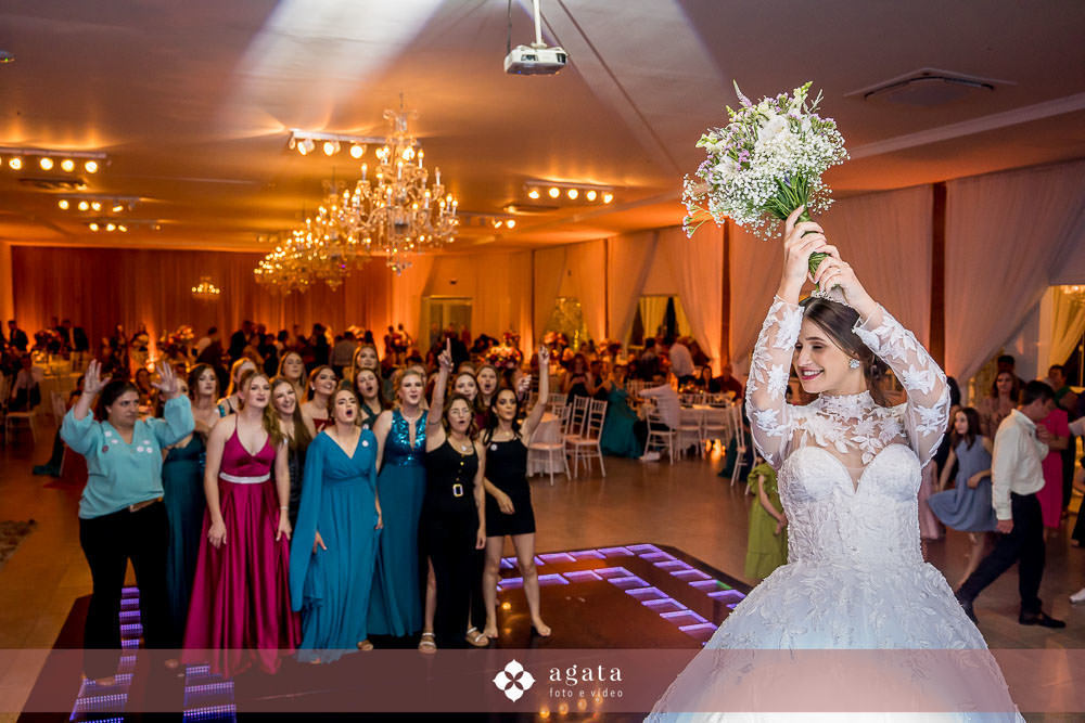 casamento catolico-wedding-fotografo de casamento-casamento na igreja-colonia Murici-chácara Illustratti-Diacono Márcio-casamento católico-igreja Católica-casal católico-bride-fotografo-melhor fotografo-fotografo curitiba-matrimonio