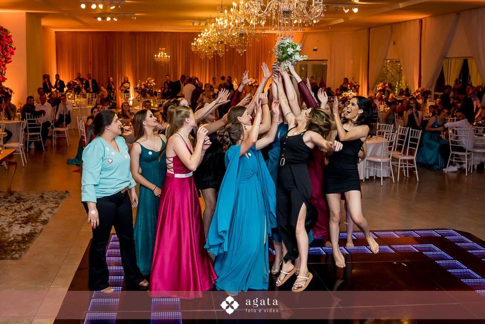 casamento catolico-wedding-fotografo de casamento-casamento na igreja-colonia Murici-chácara Illustratti-Diacono Márcio-casamento católico-igreja Católica-casal católico-bride-fotografo-melhor fotografo-fotografo curitiba-matrimonio