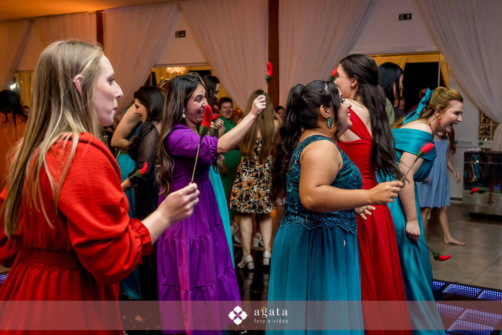 casamento catolico-wedding-fotografo de casamento-casamento na igreja-colonia Murici-chácara Illustratti-Diacono Márcio-casamento católico-igreja Católica-casal católico-bride-fotografo-melhor fotografo-fotografo curitiba-matrimonio