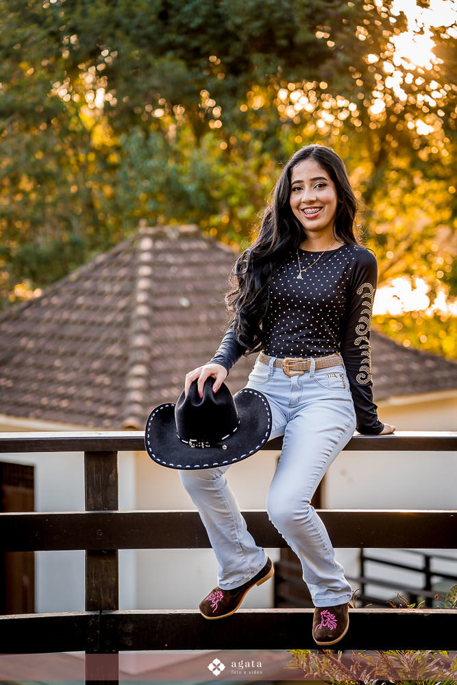 debutante-sao paulo fc-boiaeira-ana castela-aniversario de 15 anos-fotografo em curitiba-fotografo de 15 anos-debutante curitiba-ensaio debutante-debutante boiadeira-parque lago azul-ensaio externo-ensaio rainha do rodeio-melhor fotografo curitiba