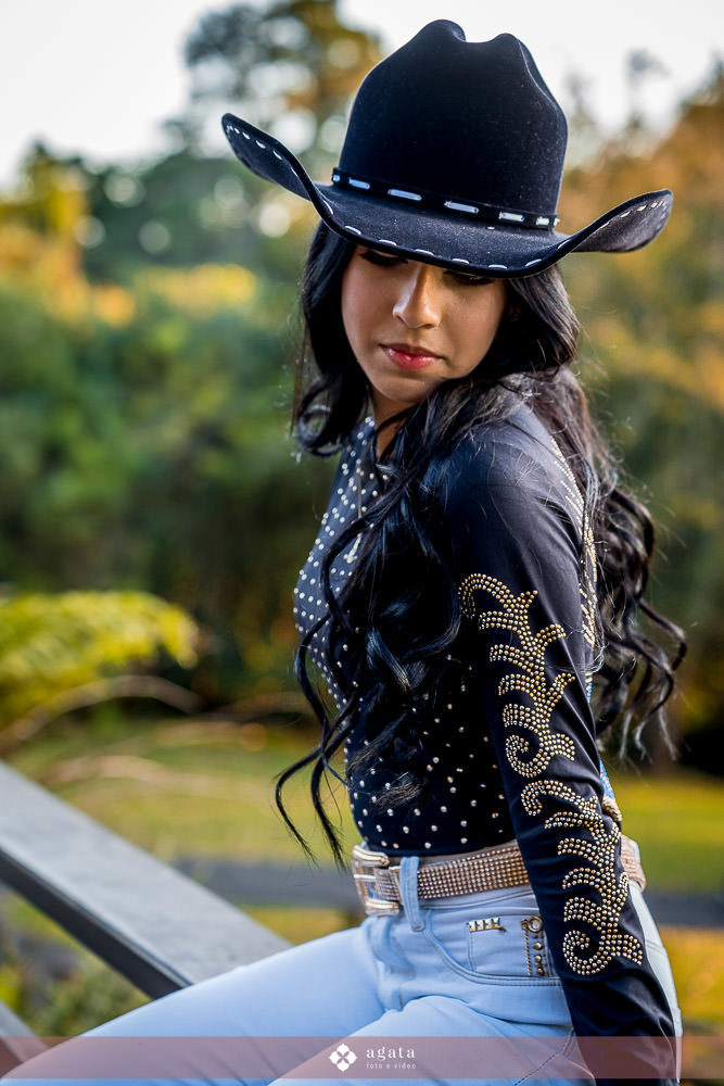 debutante-sao paulo fc-boiaeira-ana castela-aniversario de 15 anos-fotografo em curitiba-fotografo de 15 anos-debutante curitiba-ensaio debutante-debutante boiadeira-parque lago azul-ensaio externo-ensaio rainha do rodeio-melhor fotografo curitiba