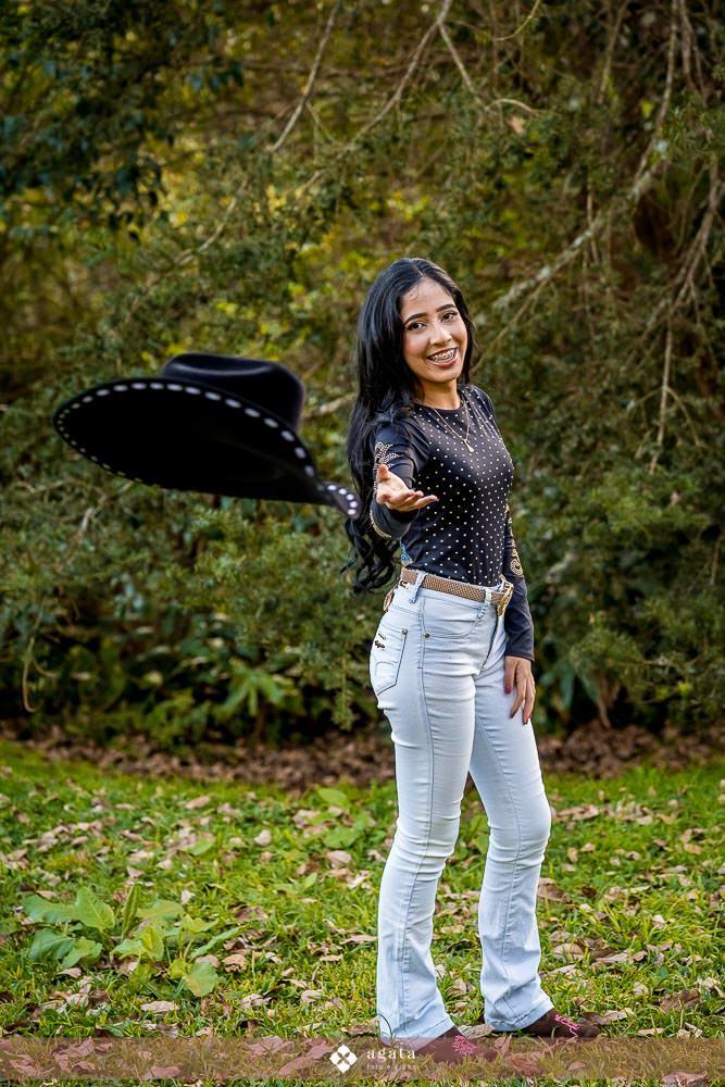 debutante-sao paulo fc-boiaeira-ana castela-aniversario de 15 anos-fotografo em curitiba-fotografo de 15 anos-debutante curitiba-ensaio debutante-debutante boiadeira-parque lago azul-ensaio externo-ensaio rainha do rodeio-melhor fotografo curitiba
