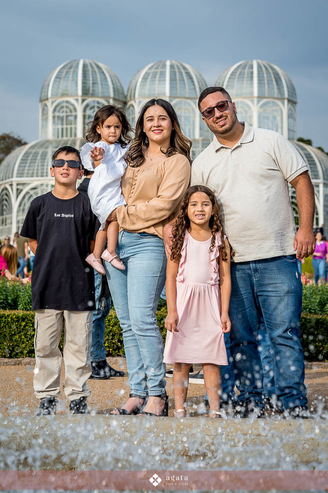 ensaio jardim botanico-jardim botanico curitiba-ensaio em familia-pre wedding jardim botanico-fotografo de familia curitiba-fotografo curitiba-ensaio fotogorafico com filhos-fotos jardim botanico-cartao postal curitiba