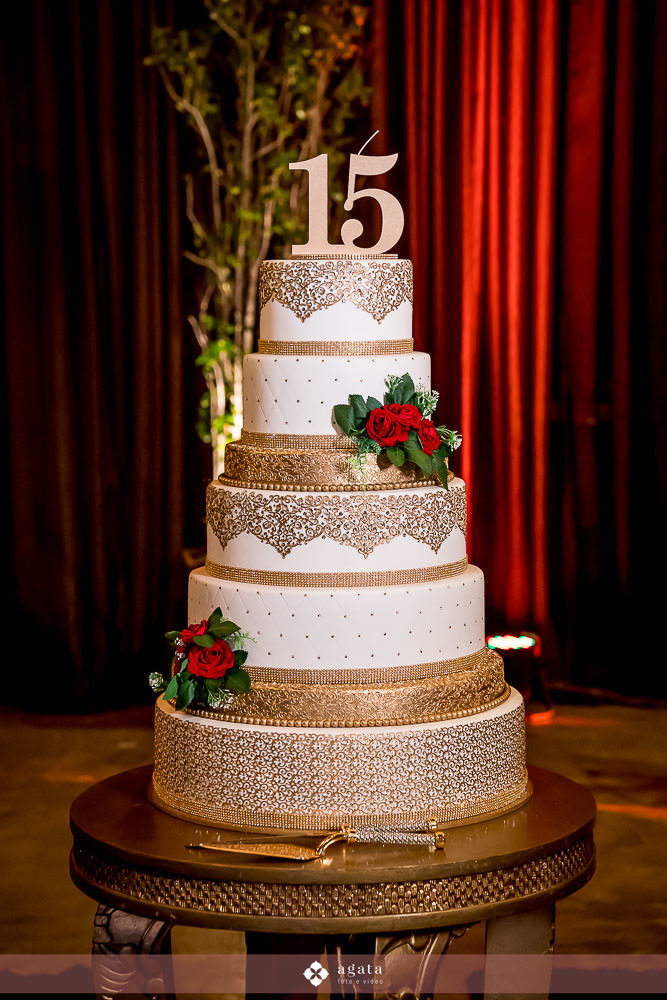 aniversário de 15 anos-XV anos-fotografo curitiba-fotografo de aniversario-mist eventos curitiba-festa de 15 anos-decoração curitiba-decoração vermelha-festa de 15 anos vermelho-debutante de vermelho-baile de 15 anos-valsa de 15 anos-story maker curitiba