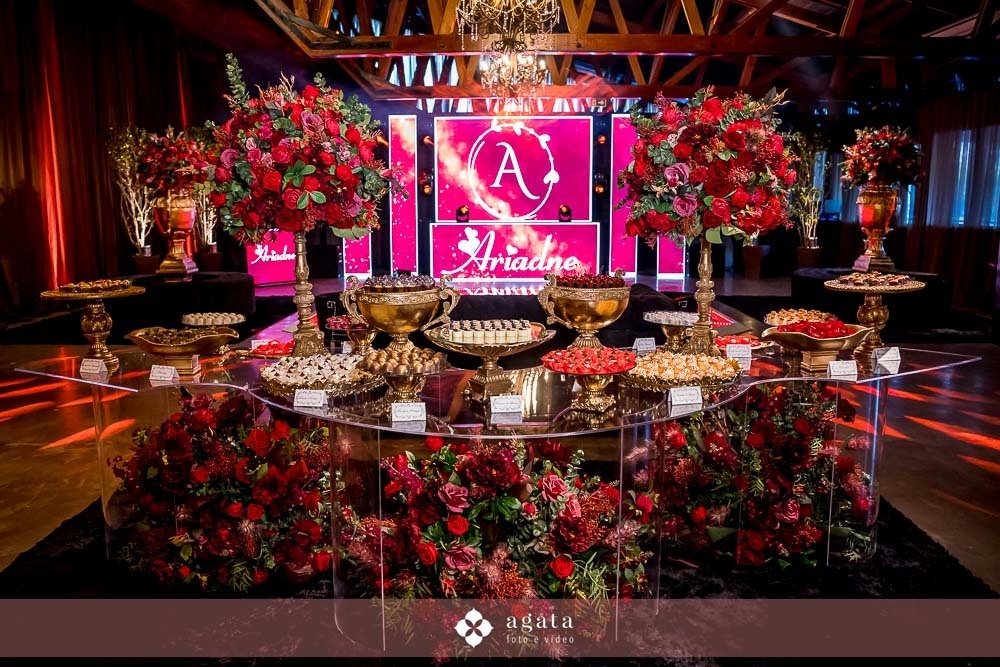 aniversário de 15 anos-XV anos-fotografo curitiba-fotografo de aniversario-mist eventos curitiba-festa de 15 anos-decoração curitiba-decoração vermelha-festa de 15 anos vermelho-debutante de vermelho-baile de 15 anos-valsa de 15 anos-story maker curitiba