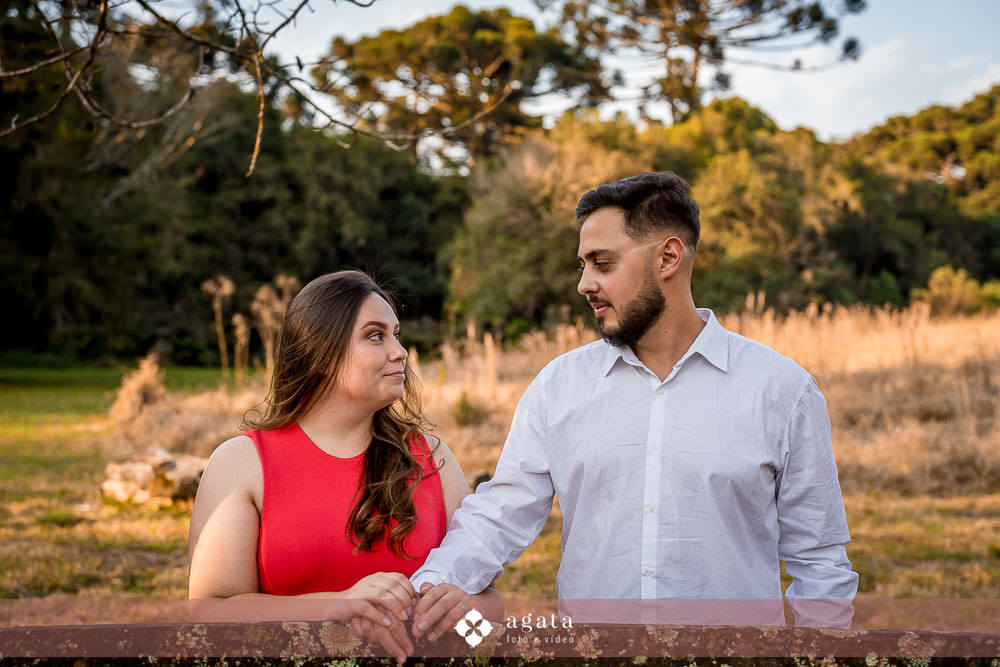 ensaio pre wedding-fotografo de casamento-fotografo curitiba-pre wedding com piquenique-recanto das glicínias-fotos pre casamento-noivos 2024-pre casamento-melhor fotografo-fotografo para casamento-casamento 2025-ensaio ao ar livre-ensaio fotografico 