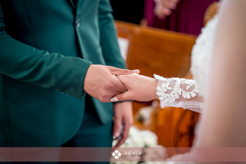 casamento catolico-casamento na igreja-fotografo de casamento-fotografo curitiba-fotografo-wedding-noiva-making of da noiva-casamento na igreja catolica-casamento sao jose dos pinhais-casal de noivos-casamento cristao-fotografo de familias-photo