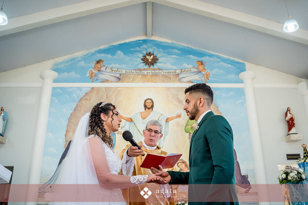 casamento catolico-casamento na igreja-fotografo de casamento-fotografo curitiba-fotografo-wedding-noiva-making of da noiva-casamento na igreja catolica-casamento sao jose dos pinhais-casal de noivos-casamento cristao-fotografo de familias-photo