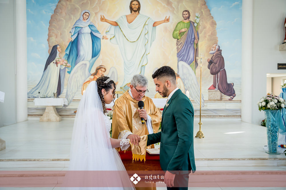 casamento catolico-casamento na igreja-fotografo de casamento-fotografo curitiba-fotografo-wedding-noiva-making of da noiva-casamento na igreja catolica-casamento sao jose dos pinhais-casal de noivos-casamento cristao-fotografo de familias-photo